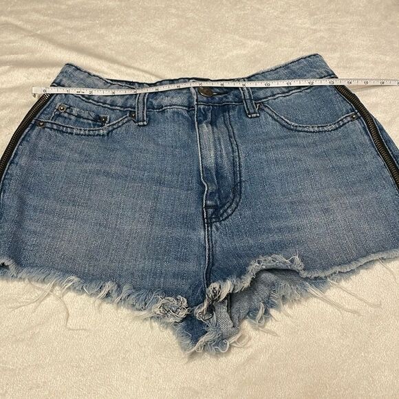 BDG for Urban Outfitters- Super High Rise Cheeky Zipper Denim Shorts- Size 27 - Picture 5 of 10